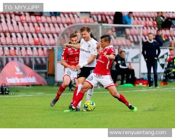 沙尔克04逼平沃尔夫斯堡，德甲保级形势堪忧